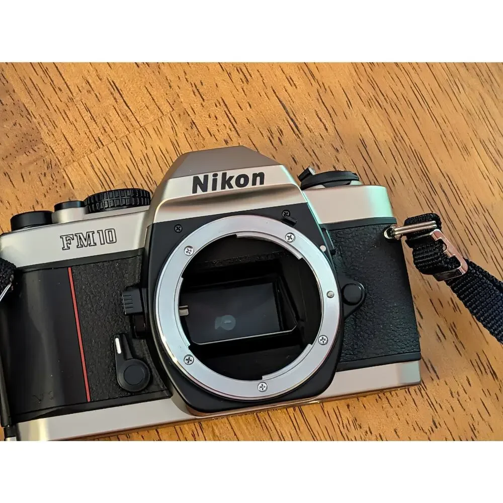 Nikon FM10 manual Focus Film Camera